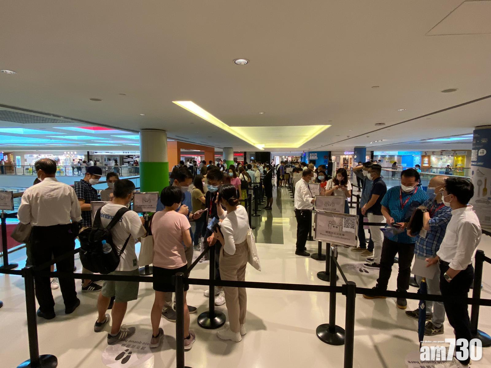 柏傲莊 III 截至下午3時暫收逾2,000票,以首張價單182伙計,超額約10倍。