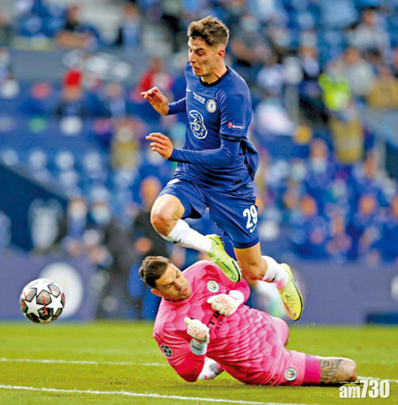 夏維斯入球前一剎。