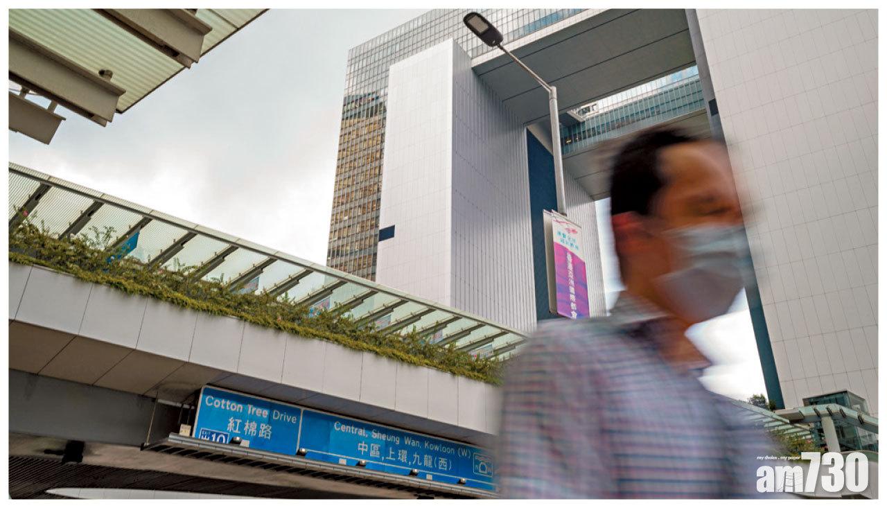 林鄭認為不需要強制公務員申報打針。(資料圖片)