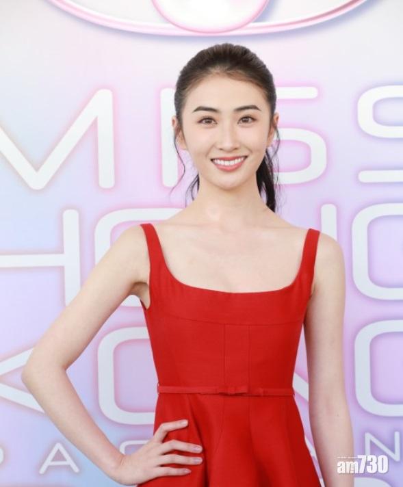 戴佳敏(Fiona),24歲。