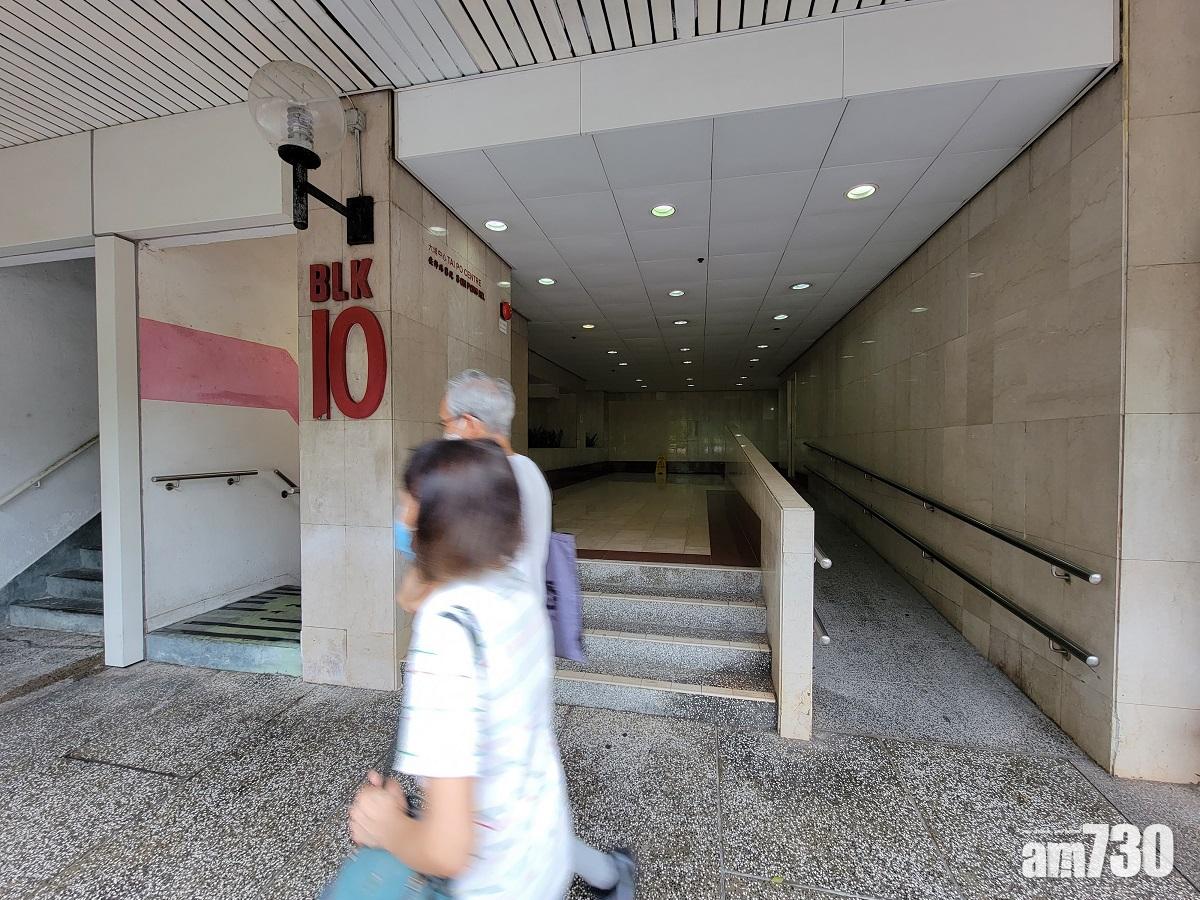 大埔中心第10座今日有住戶確診。(鍾式明攝)