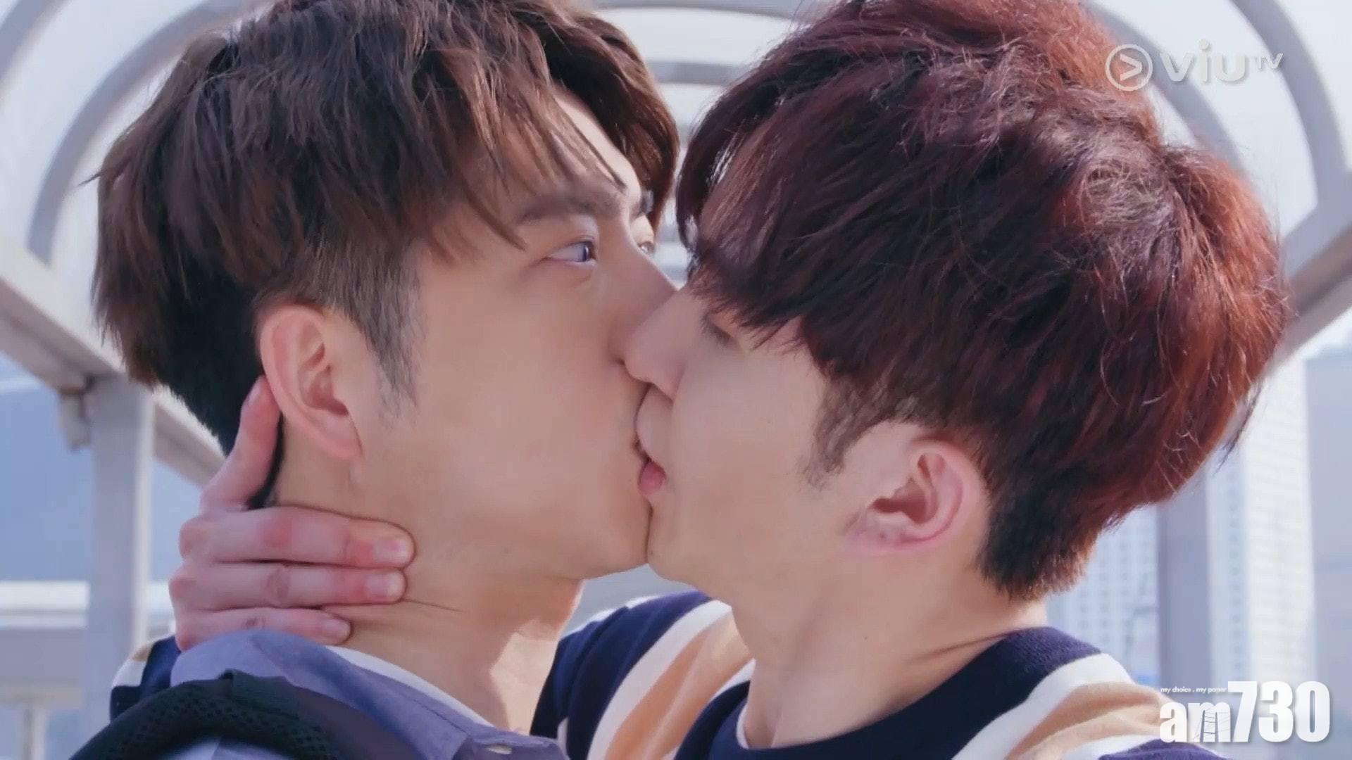 這一幕不少觀眾尖叫……還有很多網民再網上無限回味。