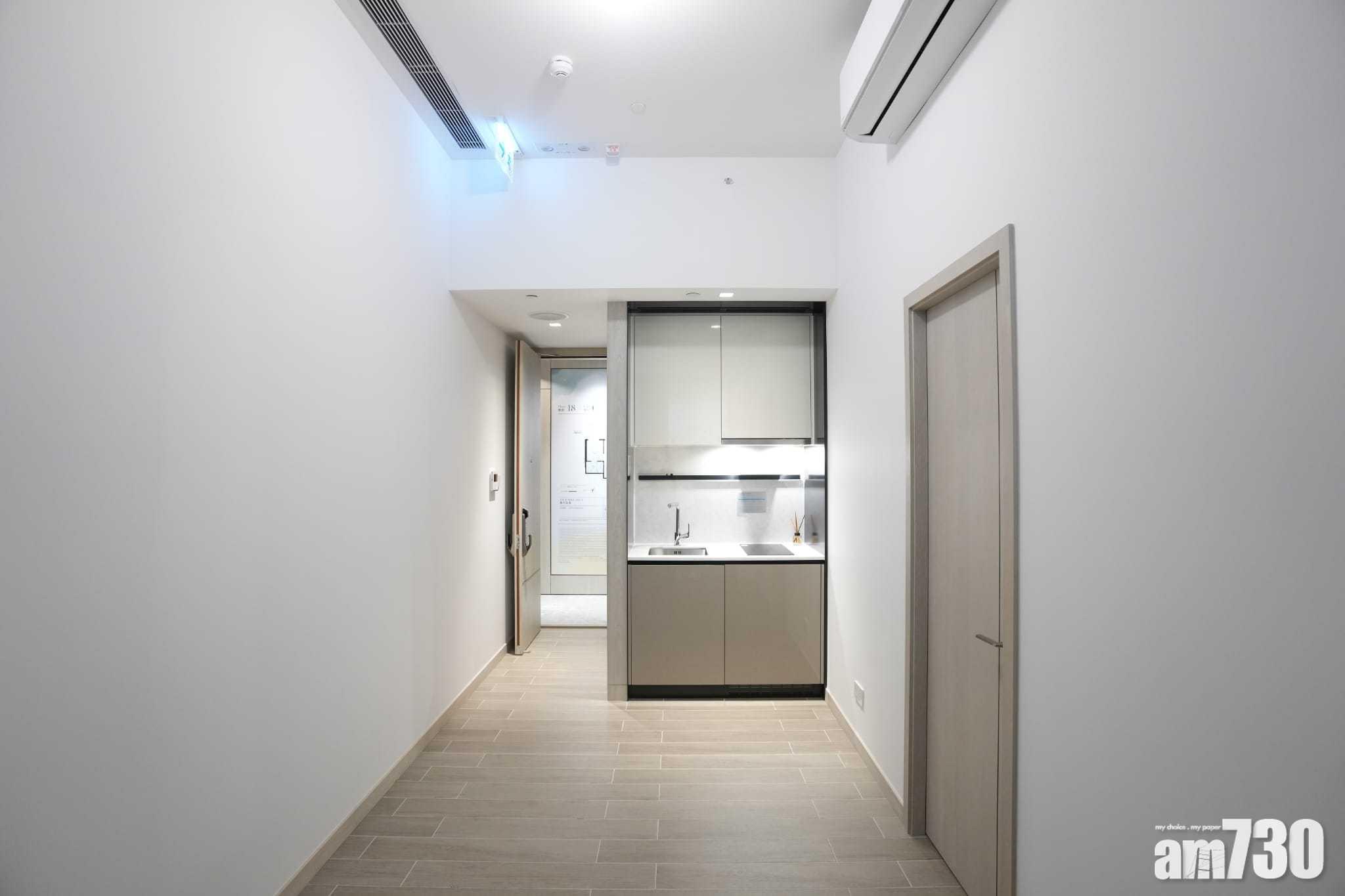 單位客飯廳布局分明,間隔方正,方便住戶擺放各種家具。(陳奕釗攝)