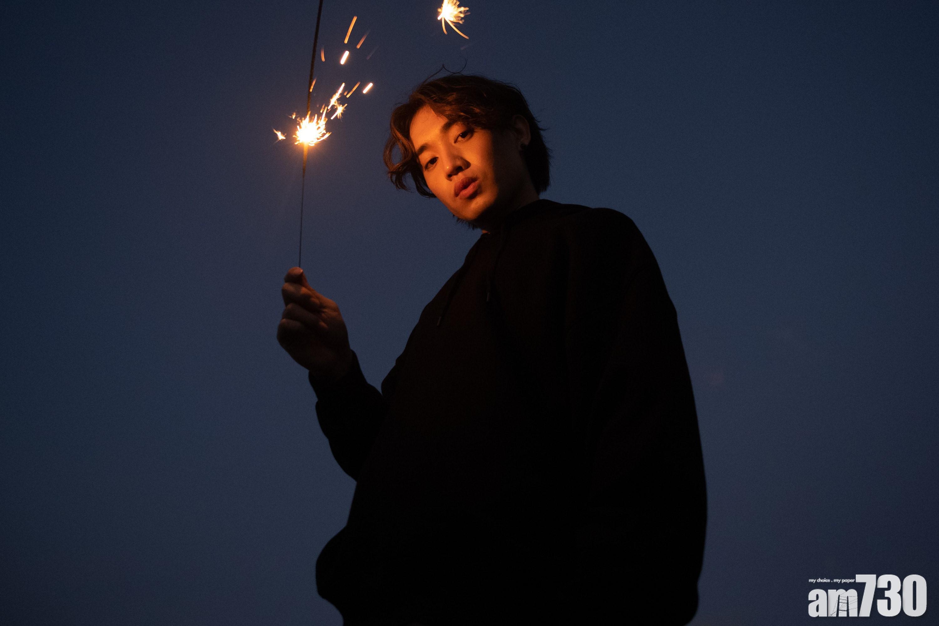 有別於上次《狂人日記》的瘋狂演繹,Jer笑言今次MV比較「貼地」。