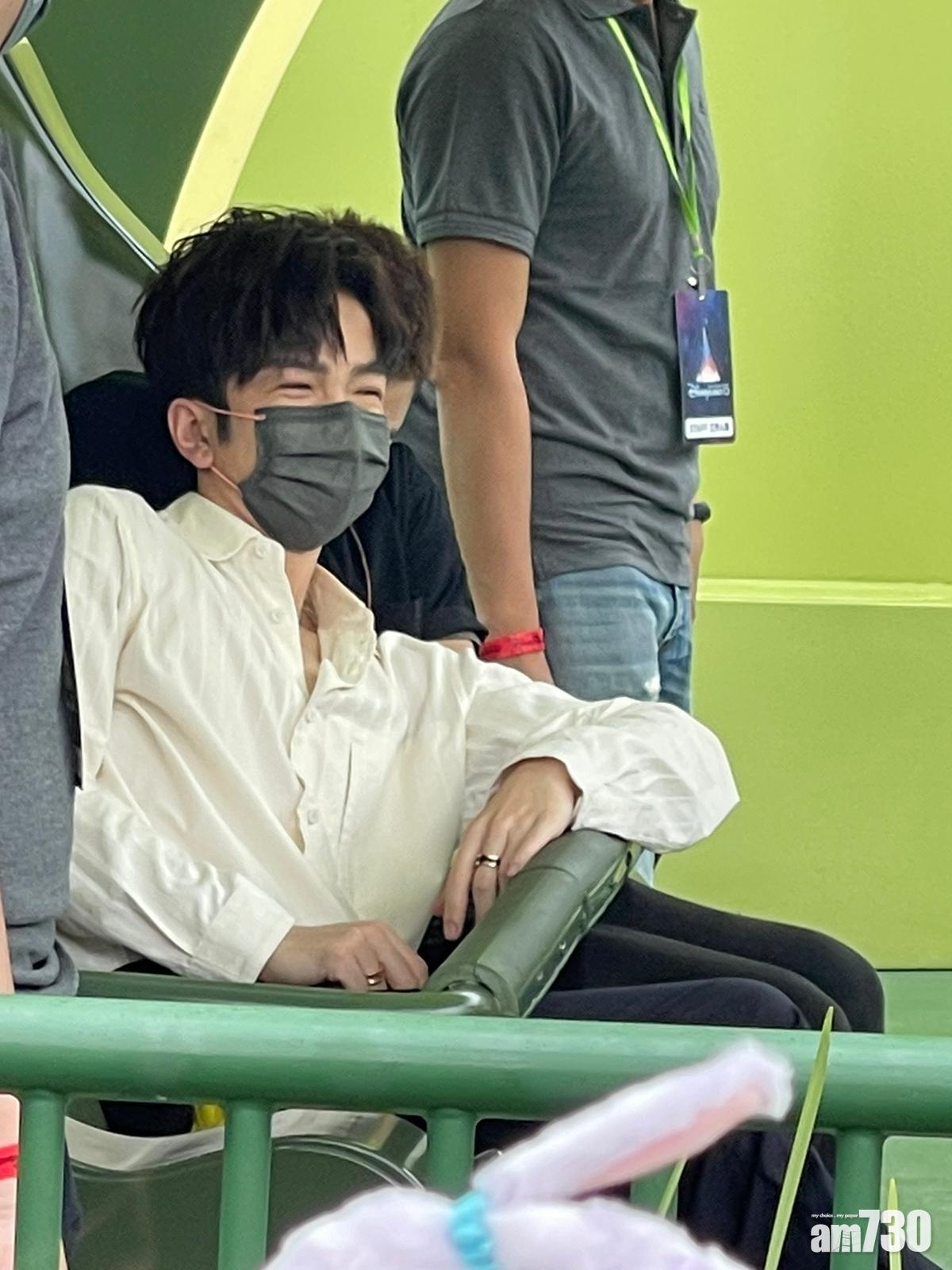 Anson Lo登上其中一個機動遊器。(讀者提供)