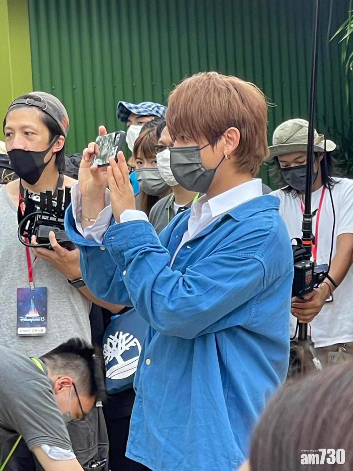 姜濤密密拍Anson Lo。(讀者提供)