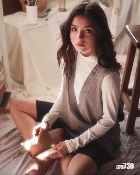 Valentina喜歡拍照,風格多樣化。(互聯網)