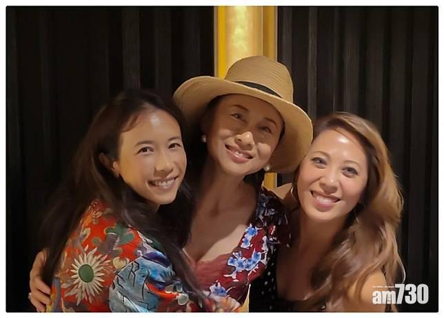 Karen、Sally及李樂詩,自信素顏合照。