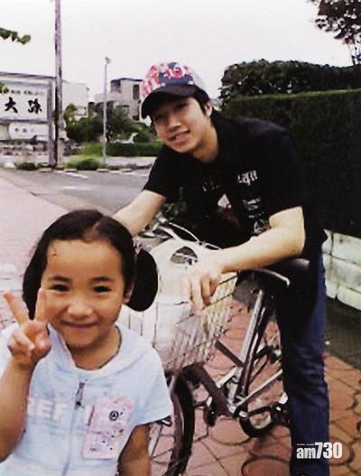 水谷隼與伊藤美誠早年照片。