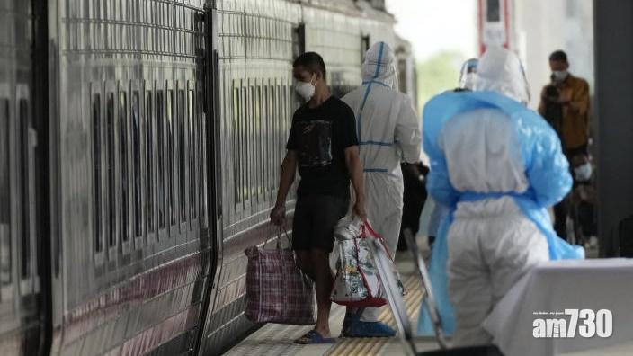 泰國持續單日逾萬宗新冠肺炎確診個案,改裝火車車廂為隔離病房。(網上圖片)