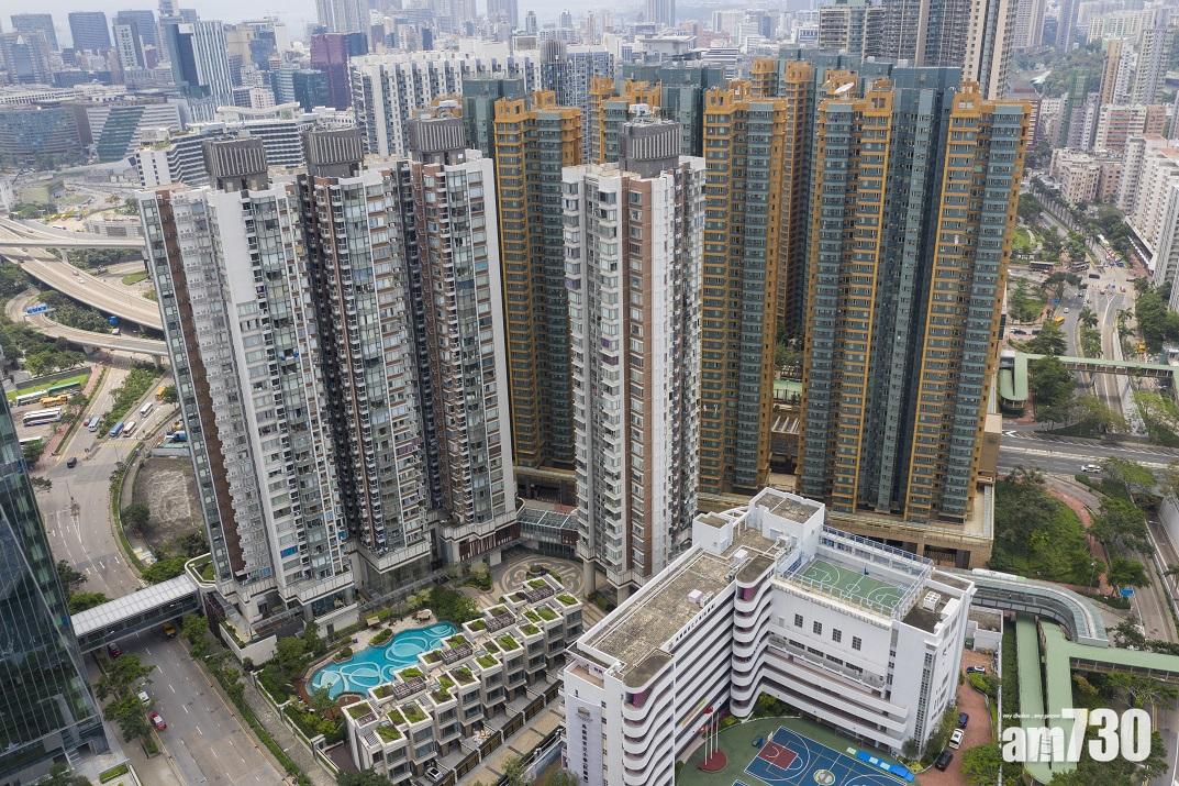 維港.星岸上月錄得2宗二手成交,平均實用呎價約26,167元。(陳奕釗攝)