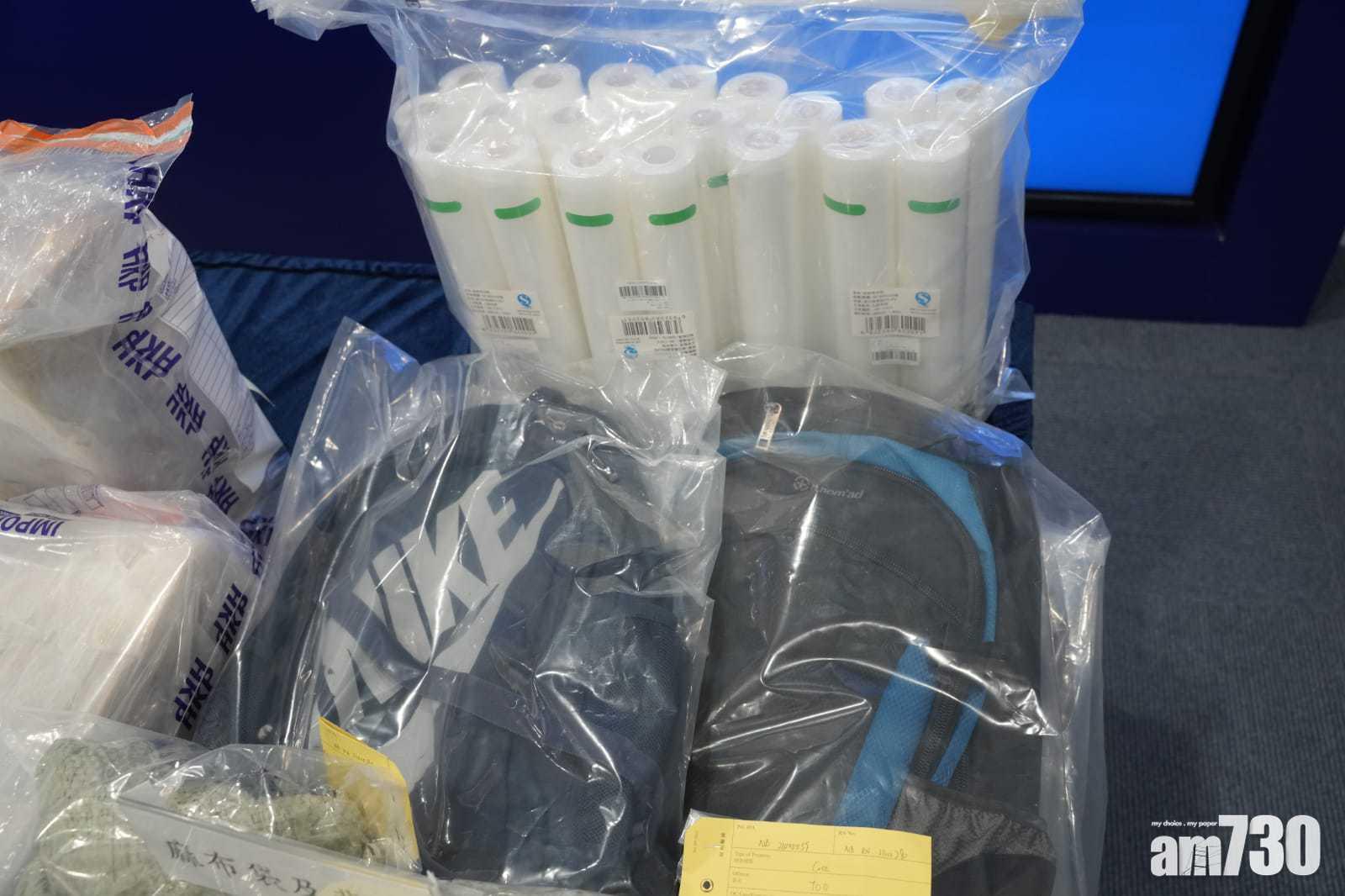 警方昨日檢獲包裝工具等。 (陳奕釗攝)