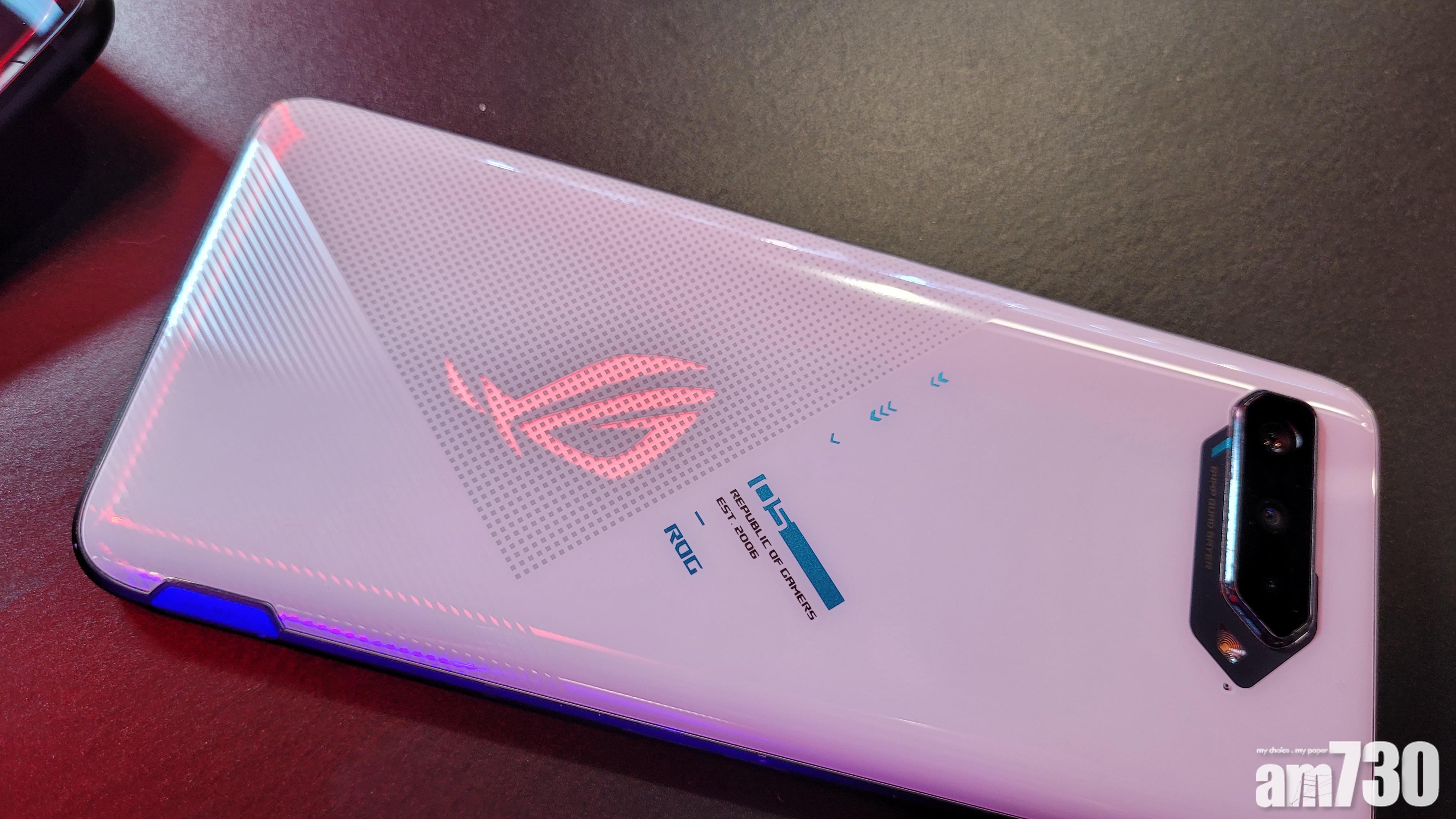 ROG Phone 5s極光白款式。