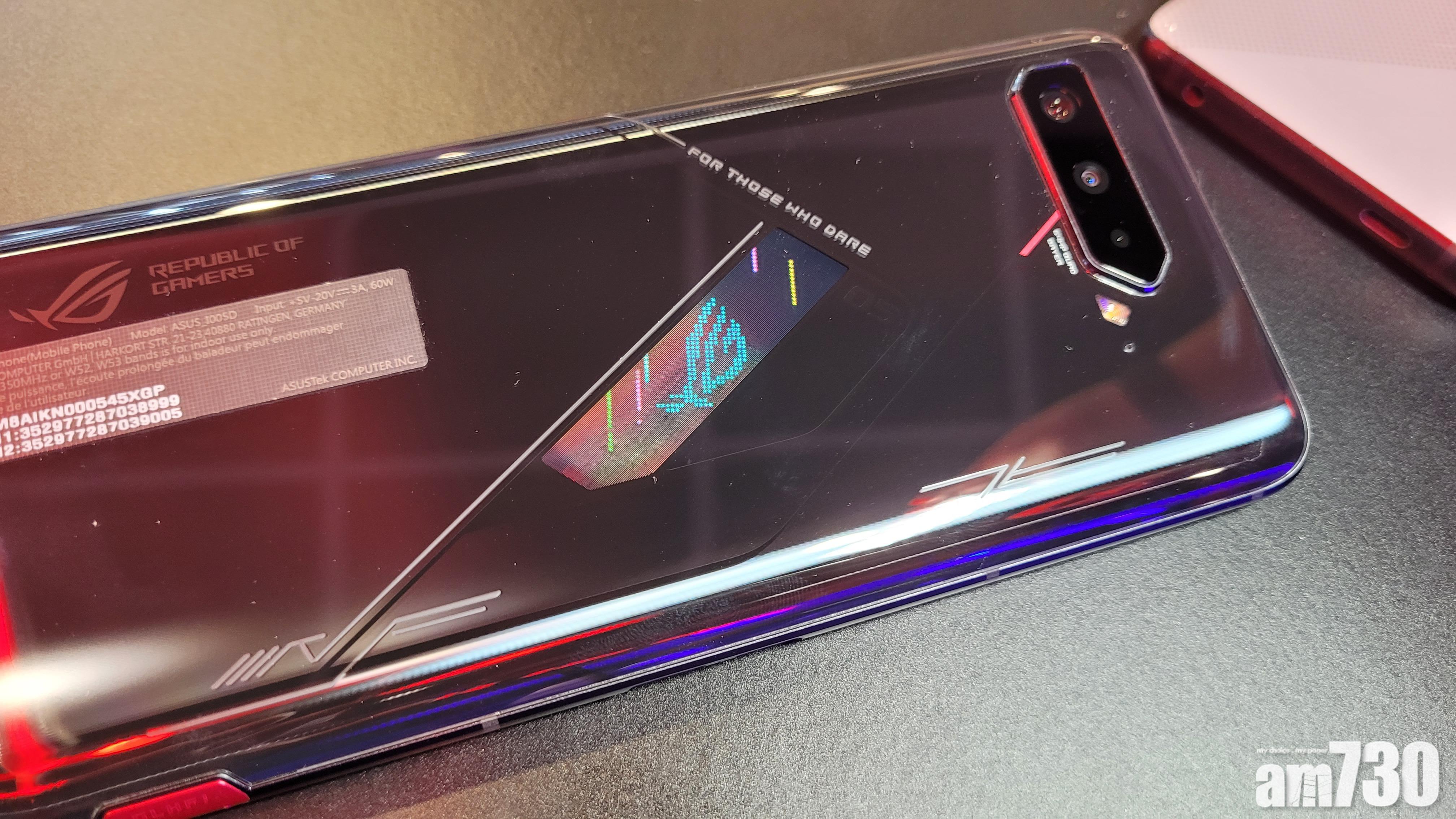 5s Pro則特別搭載彩色後置幻視屏幕,玩家可設定文字或圖案以簡短動畫顯示,盡顯個性。