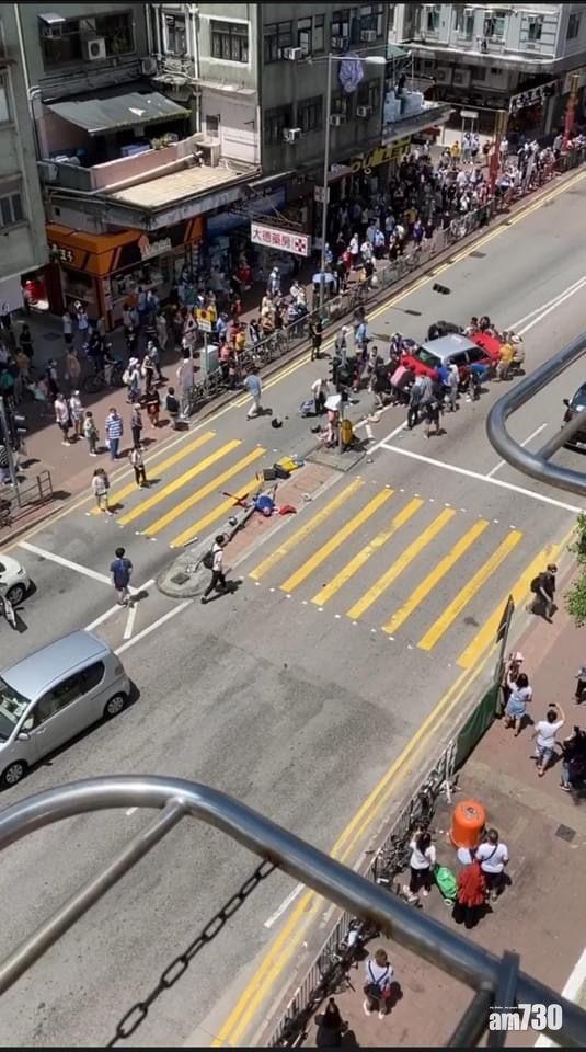 大埔廣福道的士撞途人 至少一死八傷(網上圖片)