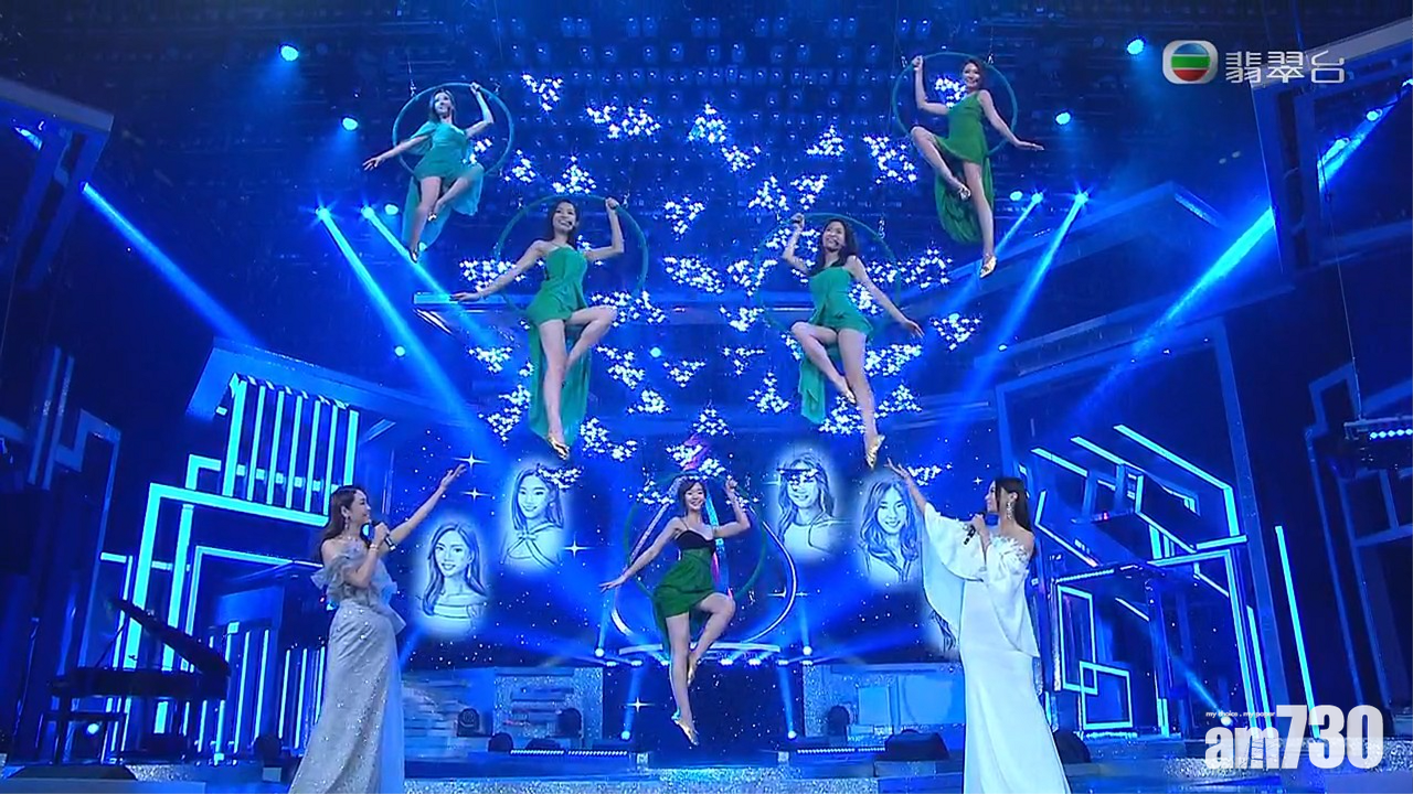 兩位導師與5位綠組佳麗華麗上陣。