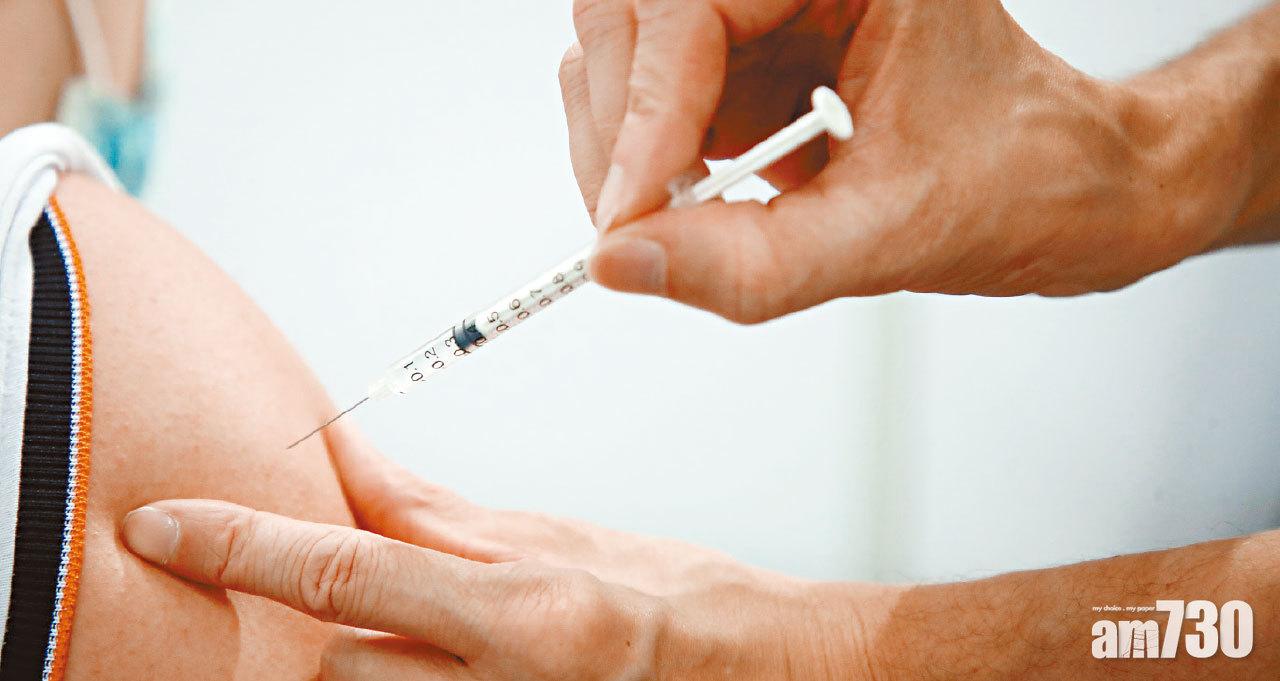 研究證實打針會輕微增加心肌炎風險,但一旦染疫,出現心肌炎的風險更高。(路透社)