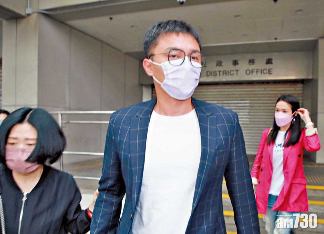 楊明離開法院時心情沉重,更不理女友快步走上車。