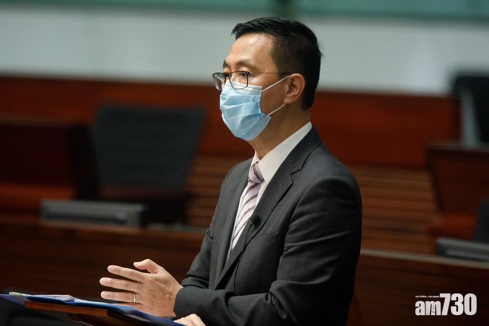 楊潤雄稱當局今日已去信全港學校了解接種情況。(資料圖片)