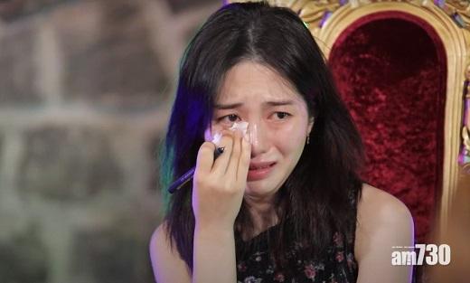 珉娥提到遭欺凌及亡友時,激動落淚。