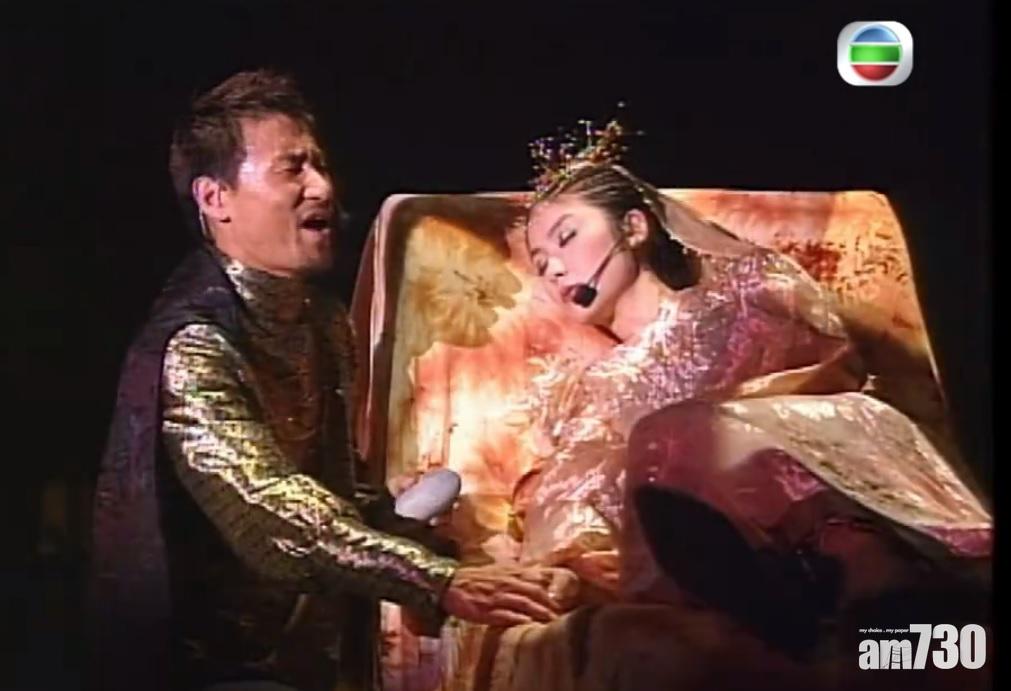 2001是學友最後一次擔任港姐表演嘉賓,當時演出嘉賓還有陳慧琳 。