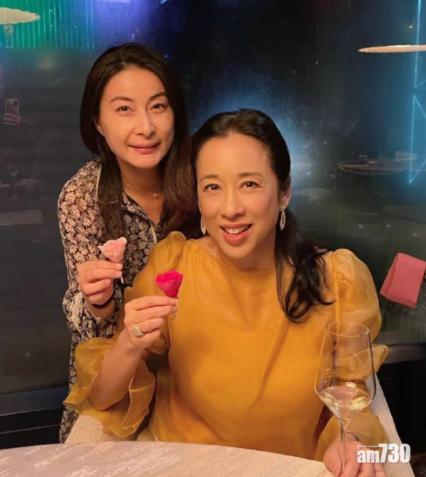 郭晶晶感恩今生有緣與奶奶朱玲玲成為家人。(微博照片)