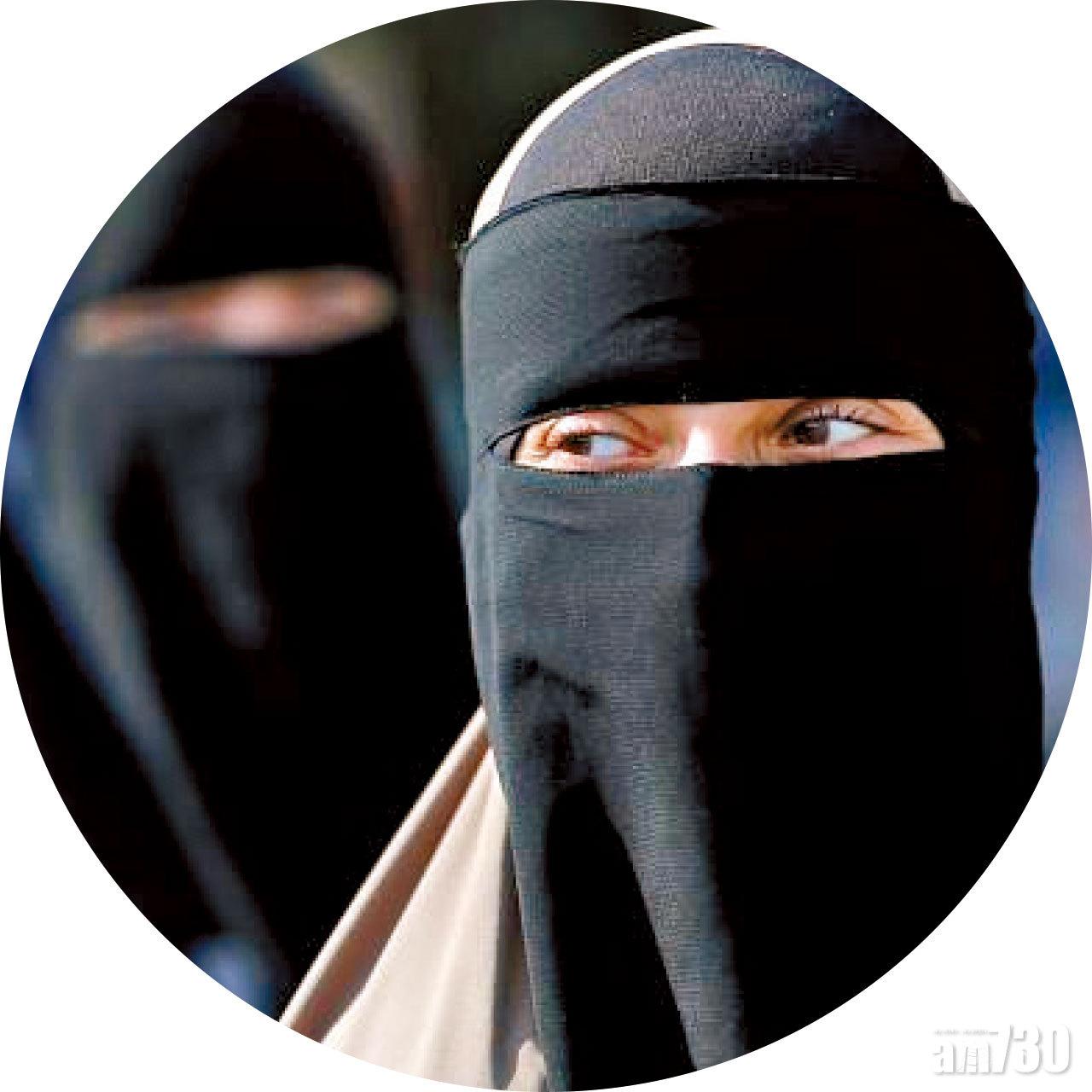 女大學生須戴
全臉面紗上課。