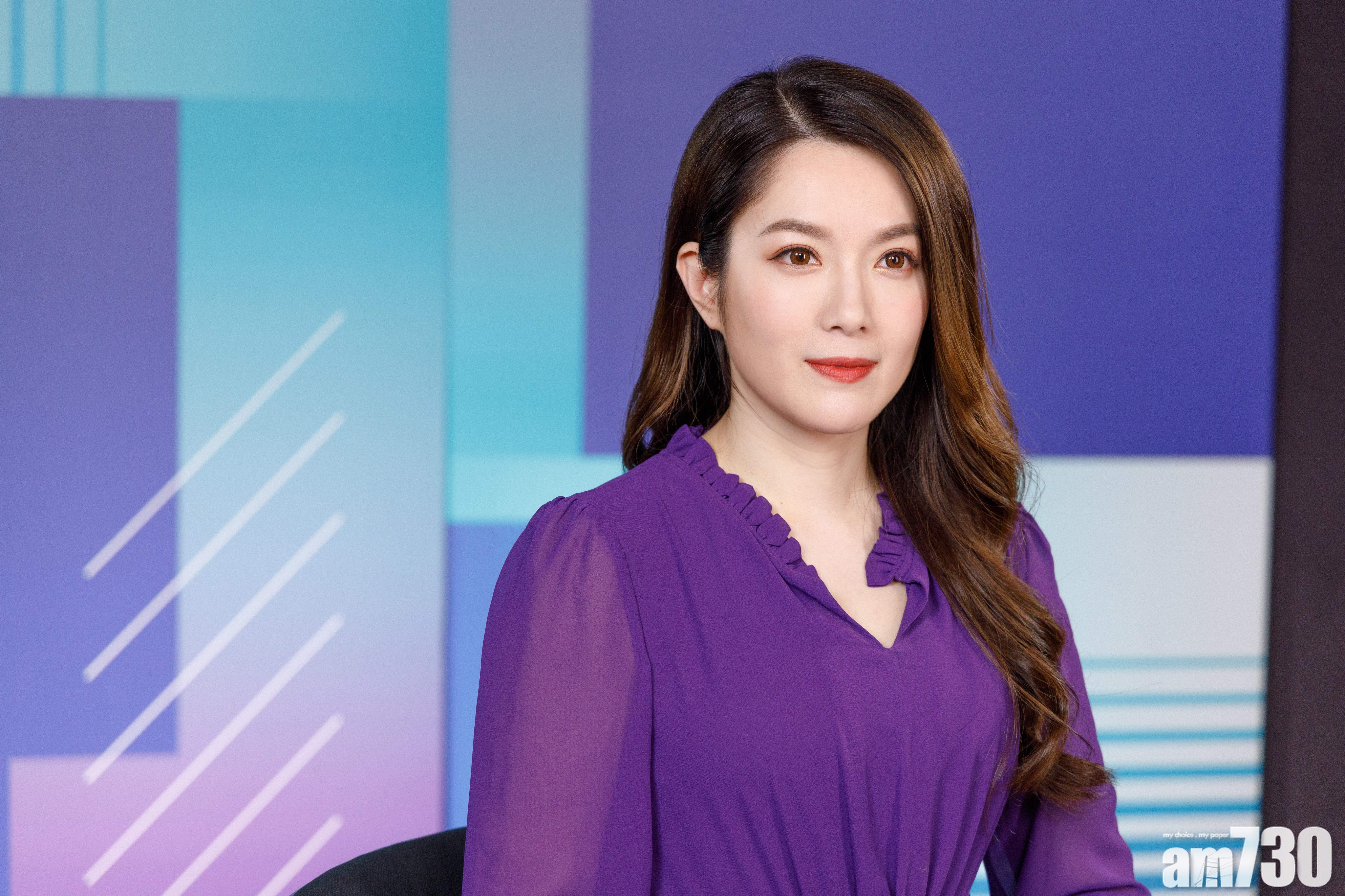 苟芸慧額頭的傷口已經好得七七八八。