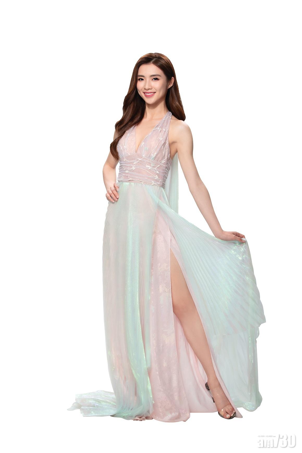 15號梁凱晴 Carina