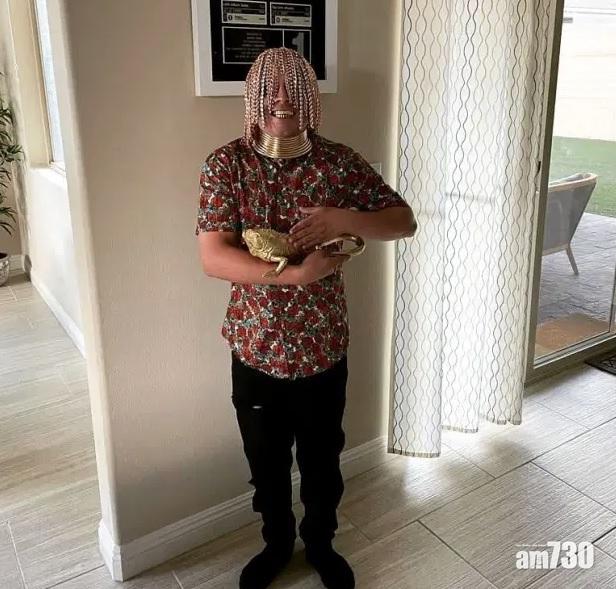 Dan Sur對自己有一頭金鏈髮相當自豪。(互聯網)