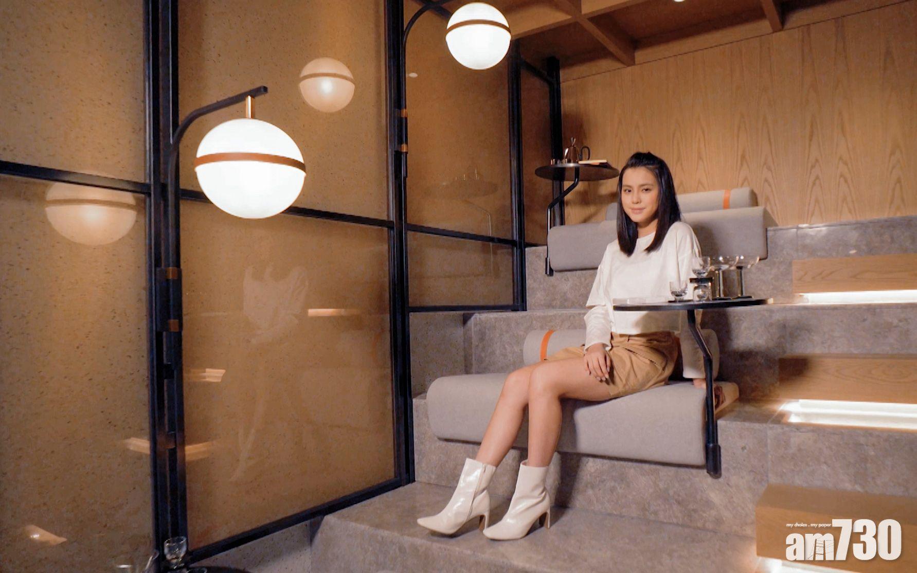 Chantel對新盤的會所設施大感好奇。