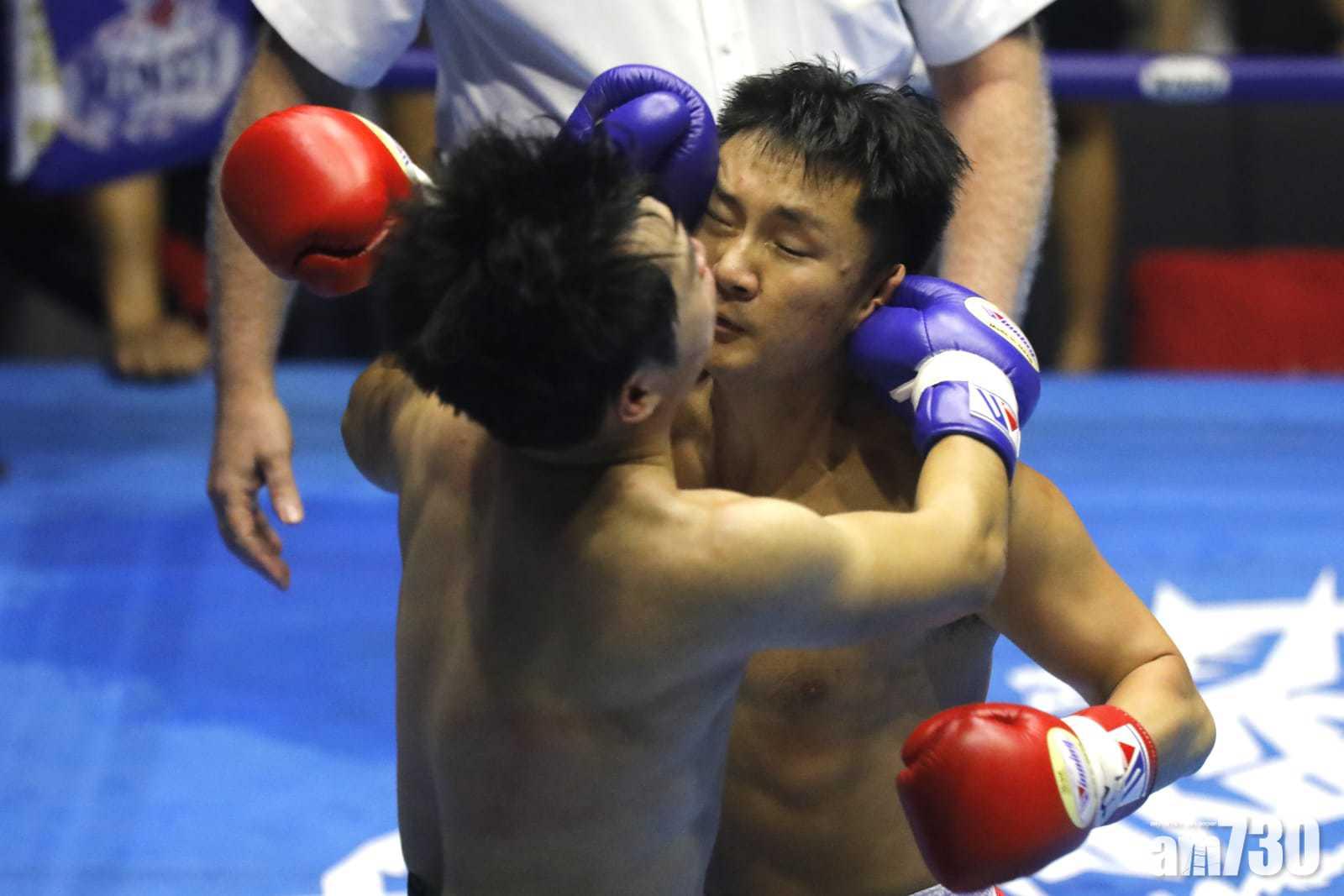 林作不時攬住鍾培生,梁榮忠表示「林作好鍾意交換汗水。」(林俊源攝)