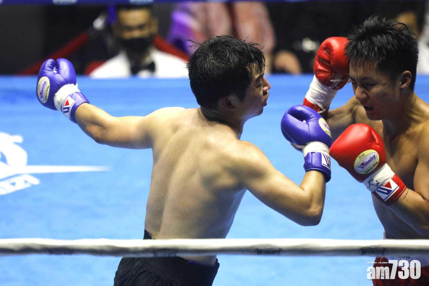 第4回合,林作出拳乏力,但仍嘗試進攻。(林俊源攝)