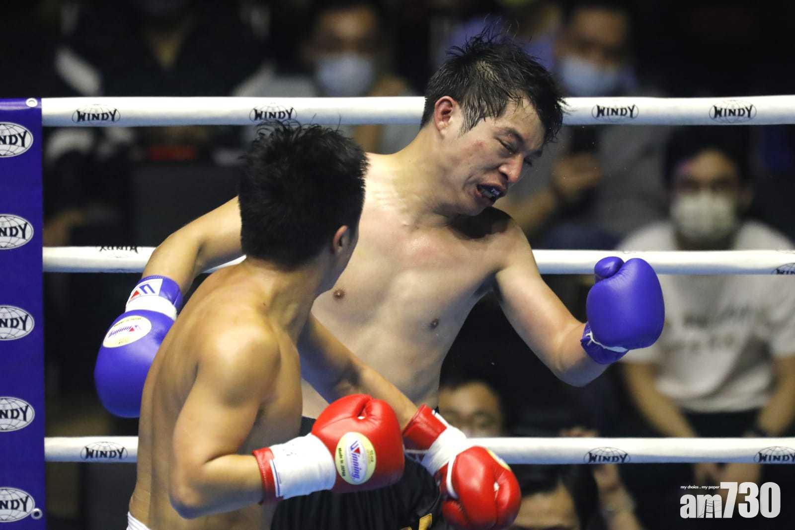 鍾培生多次出拳都擊中林作。(林俊源攝)