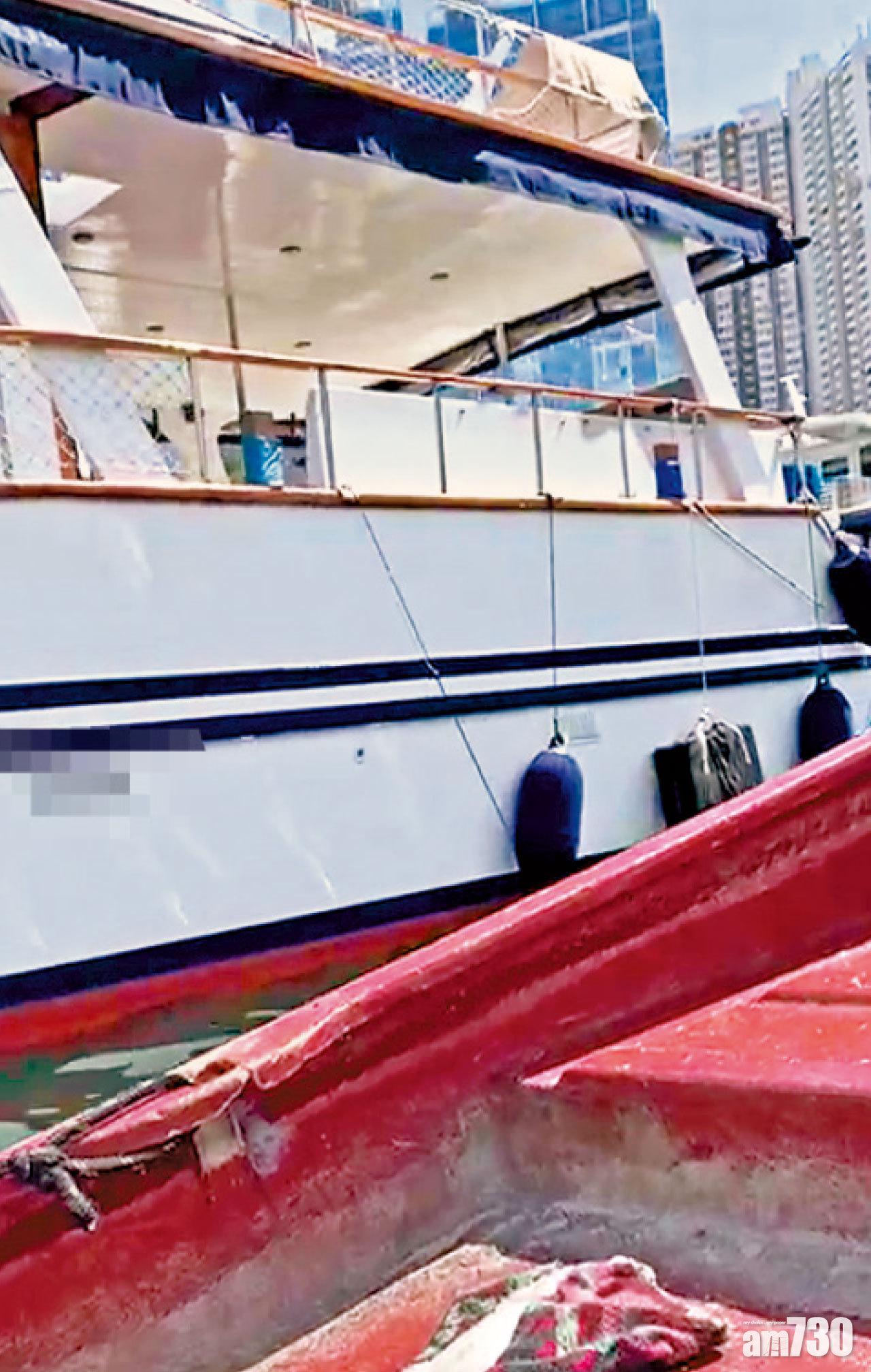 船家安排舢舨接送記者到出租的遊艇上。