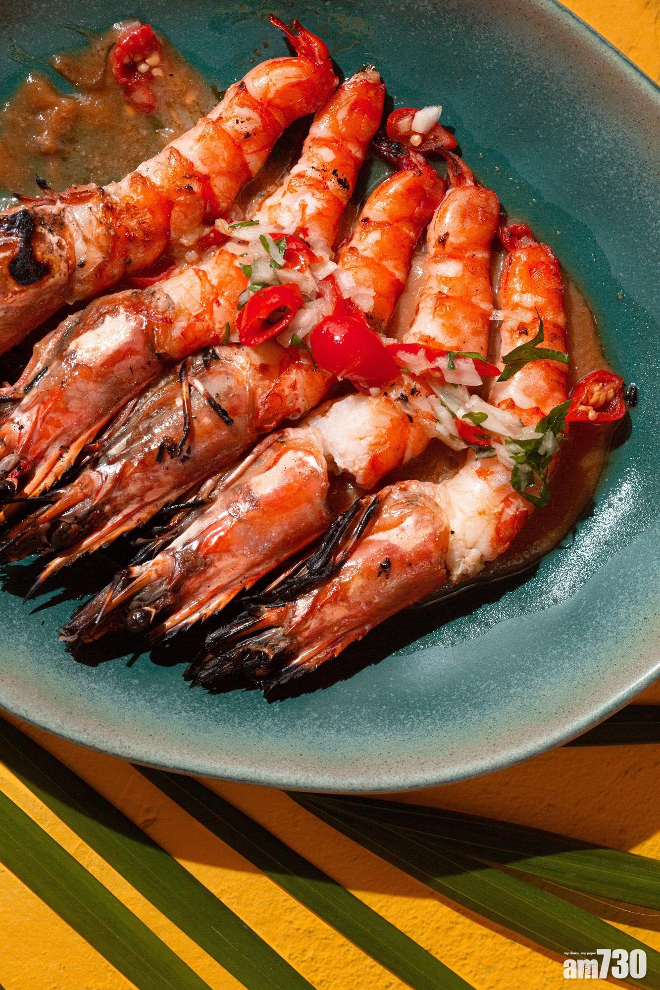 推介味噌椰子燒虎蝦,味噌的鮮、椰奶的甜與淚珠辣椒的酸味互相平衡,加上牛油的加持,可以如此相夾,連大廚都驚嘆。