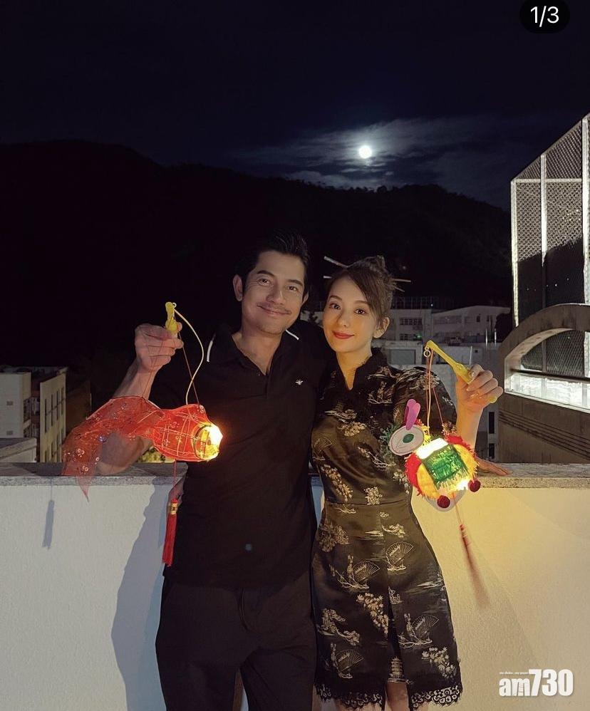 郭富城與太太方媛拿著燈籠好應節。