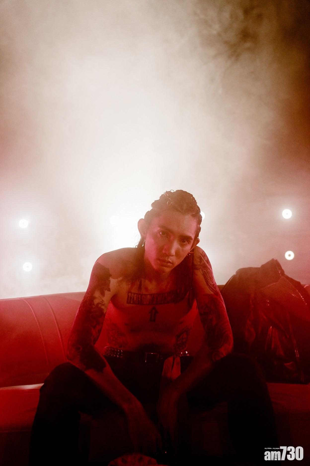 Lokman在MV中騷肌,狀態fit爆。