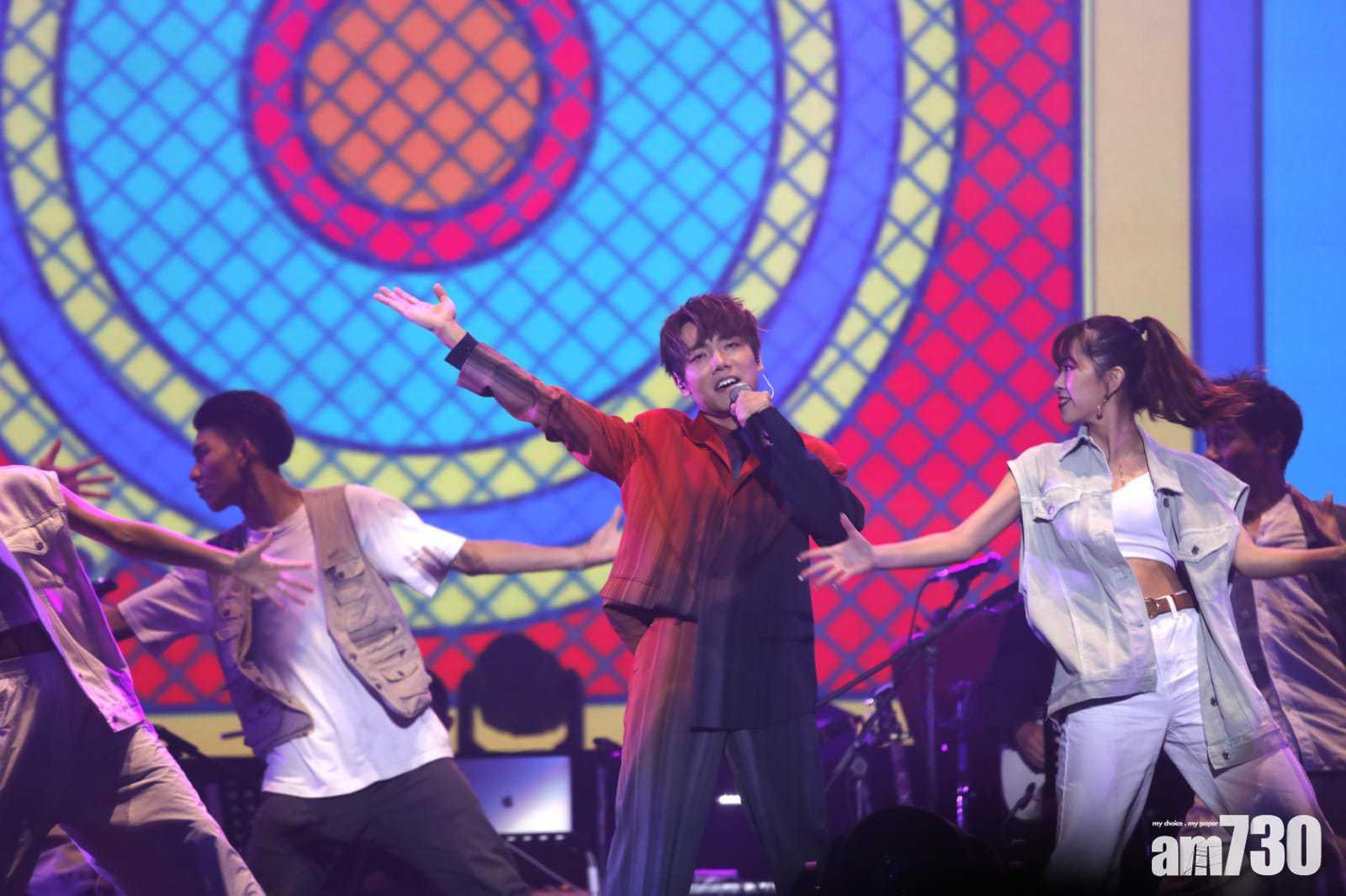 林家謙載歌載舞。(林俊源攝)