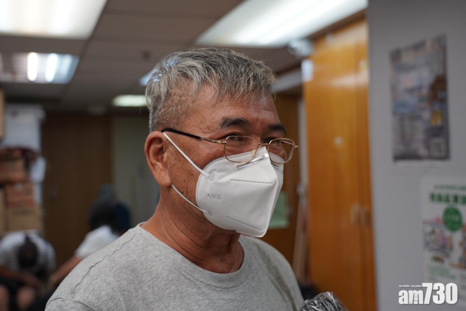 73歲劏房戶何先生回應政府未來發展北區都會區,他擔憂「要搬去嗰度就慘」。(何美澄攝)