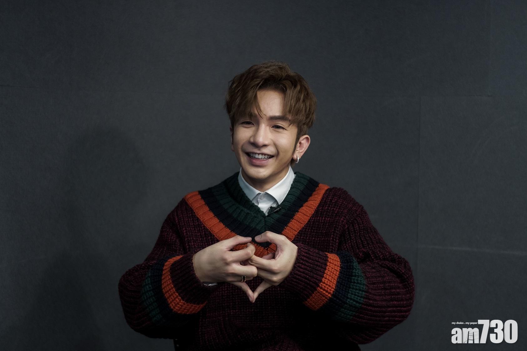 Anson Lo即席示範拳頭心。(莊振邦攝)