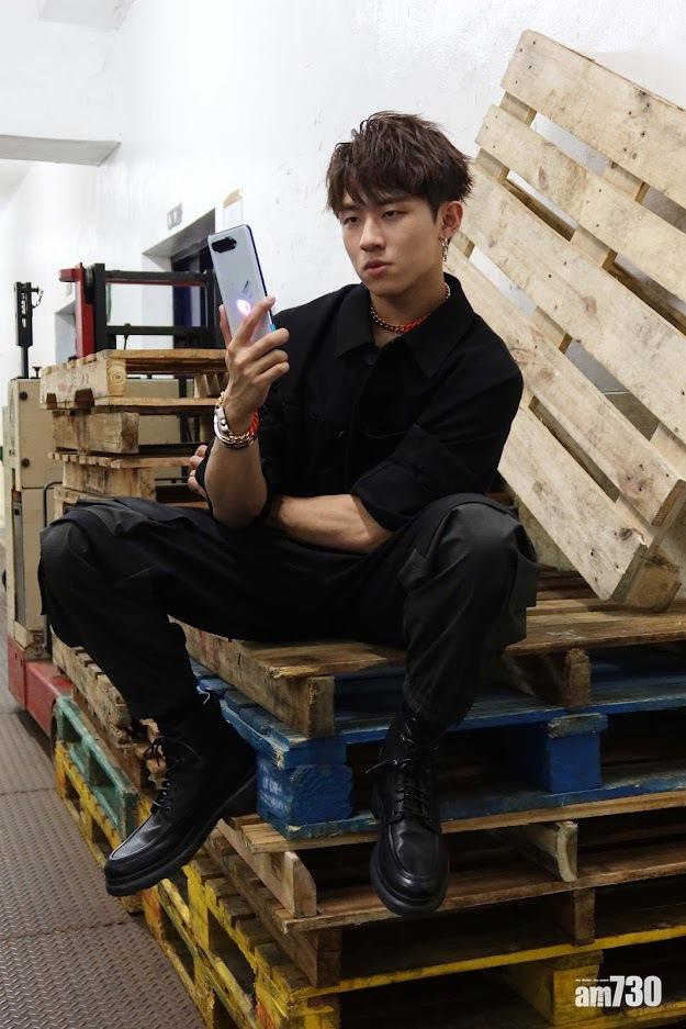 ANSONBEAN接拍了全新電競手機廣告。