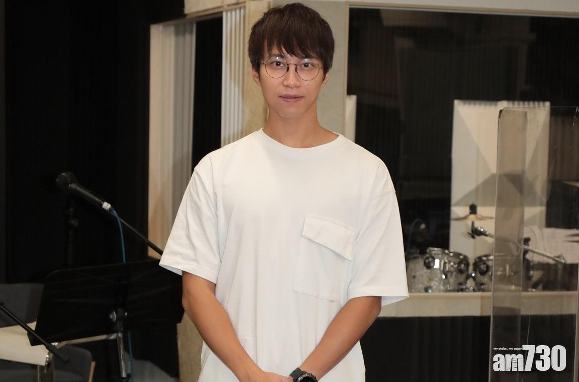 吳業坤認與姚焯菲有代溝。