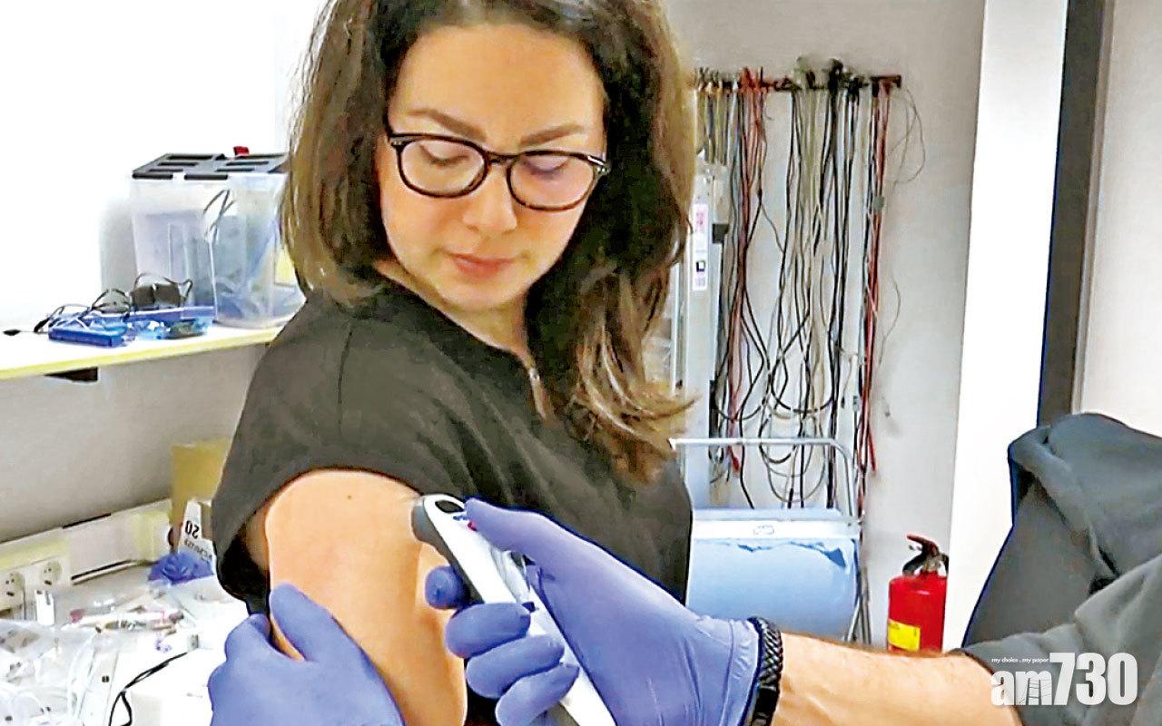 「泡泡槍」無針,打針時望實也不怕。
(互聯網)