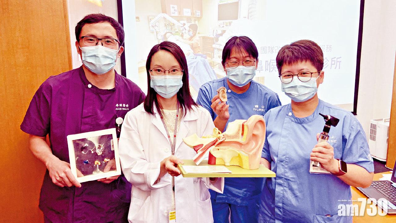 黃懿行(左二)稱,設立綜合診所後病人能及早獲治療;右二為吳玉珊。(黃灝庭攝)