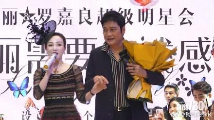 女方為老闆娘,識做的羅嘉良讓對方唱過夠。