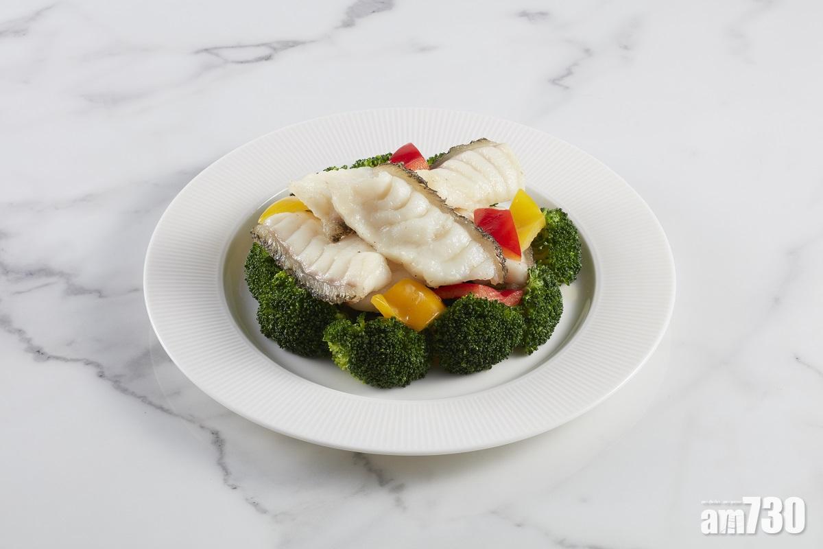 「翡翠炒沙巴龍躉球」
嚴選整條沙巴龍躉肉質最爽脆嫩滑的部分,配以青脆嫩綠的西蘭花,帶來雙倍新鮮健康好味道。