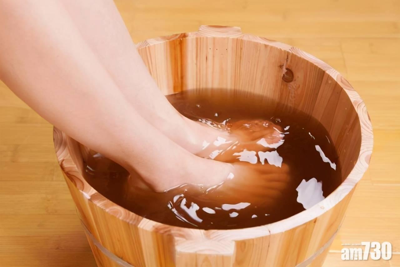 泡腳有助身體保暖。