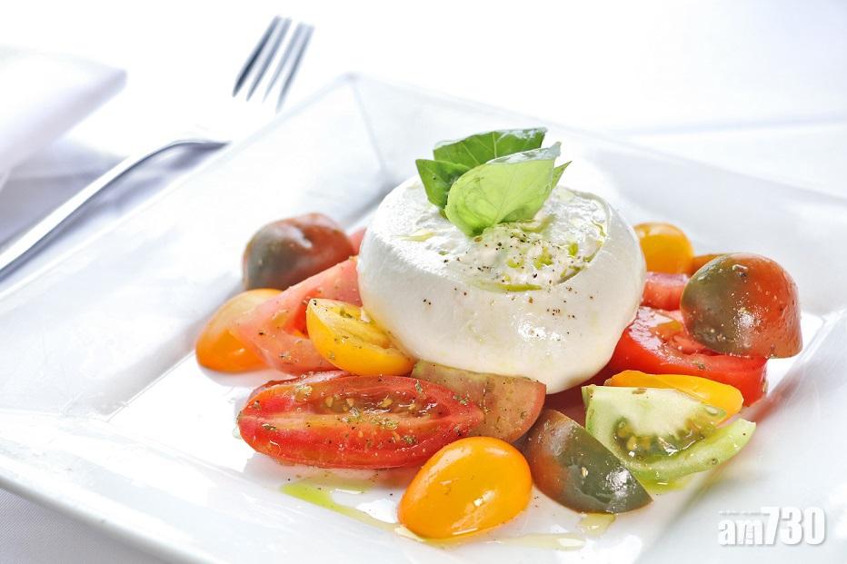 Burrata e Pomodori Misti Italiani($188)是客人必點的招牌頭盤。