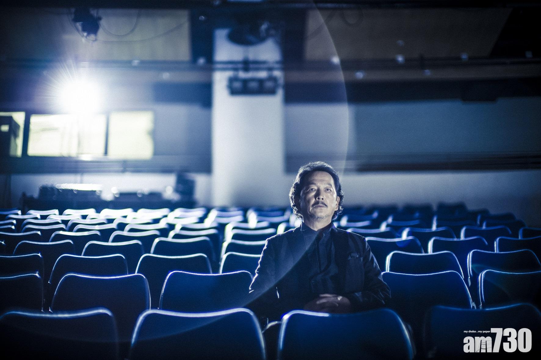 智叔在片場多會閉目養神,預備角色。